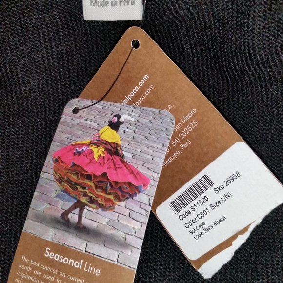 SOL baby alpaca hooded cape with traditional trim NWT - Picture 4 of 4